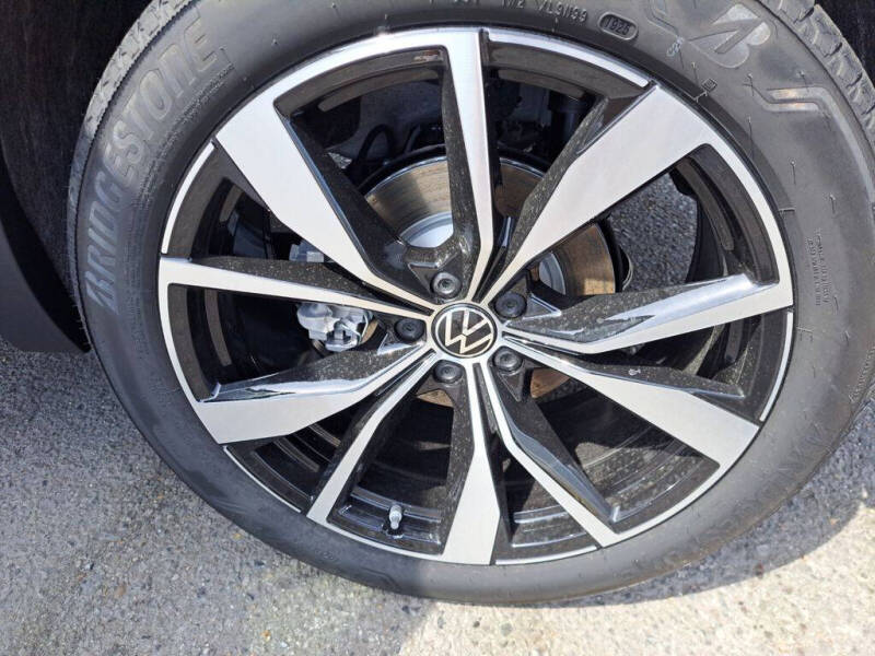 2026 Volkswagen Atlas Cross Sport SEL Premium R-Line 4Motion