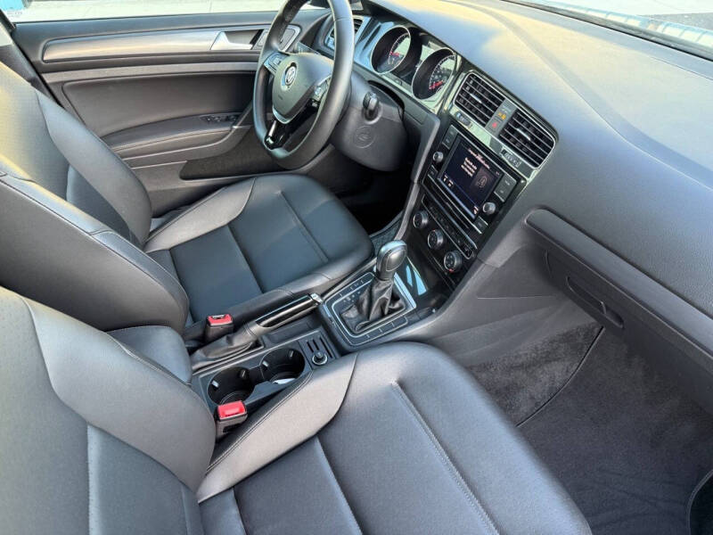 2020 Volkswagen Golf TSI