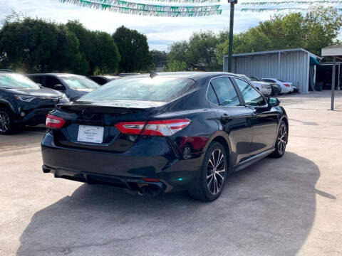 2020 Toyota Camry SE