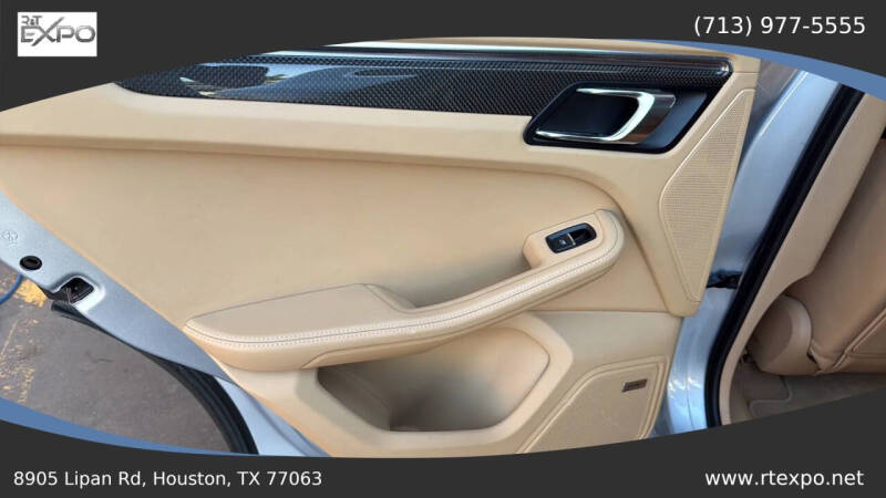 2015 Porsche Macan Turbo