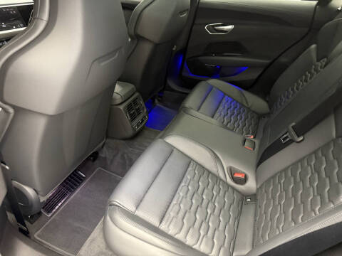 2023 Audi e-tron GT quattro Premium Plus