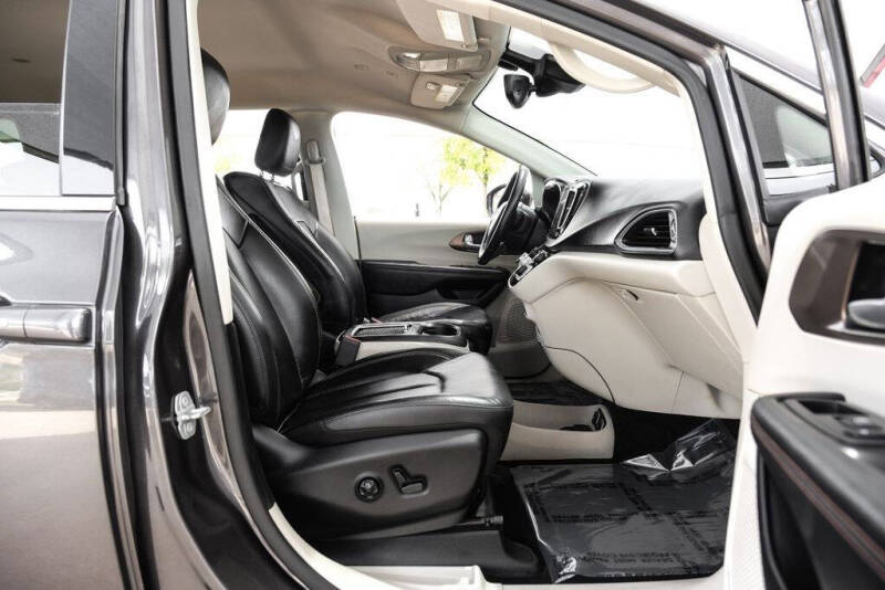 2018 Chrysler Pacifica Touring L Plus
