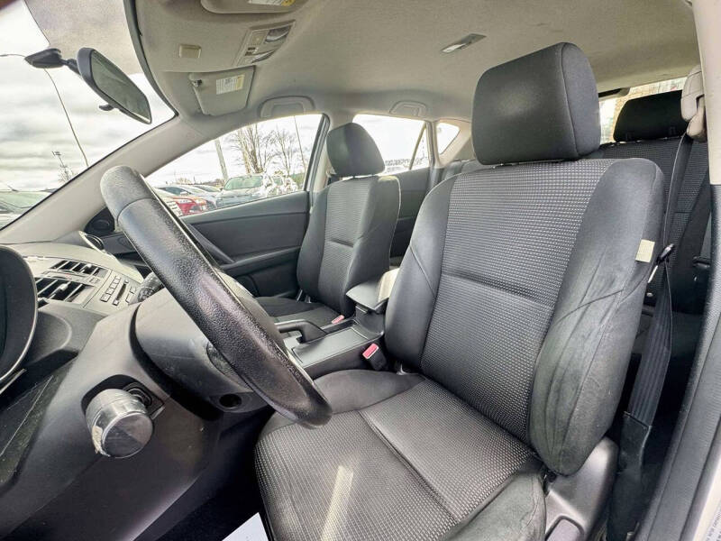 2013 Mazda MAZDA3 i Touring