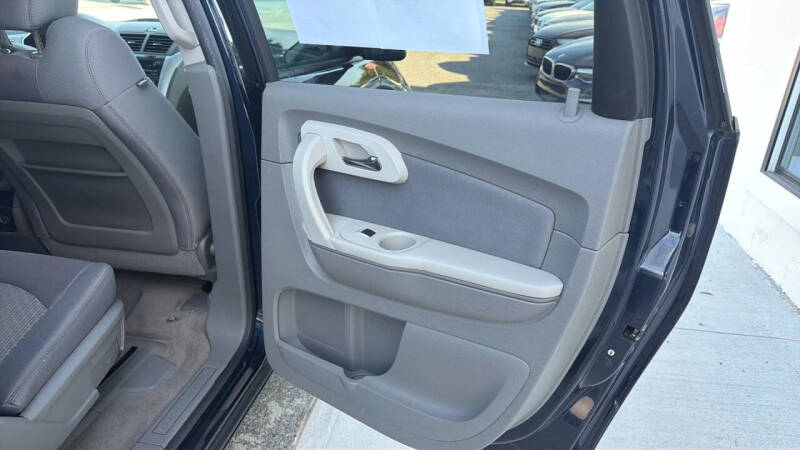 2011 Chevrolet Traverse LS
