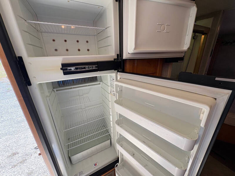 2005 Ford E-Series E-450 SD