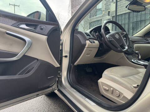 2012 Buick Regal Premium 2