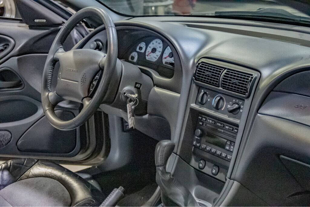 2001 Ford Mustang SVT Cobra 45
