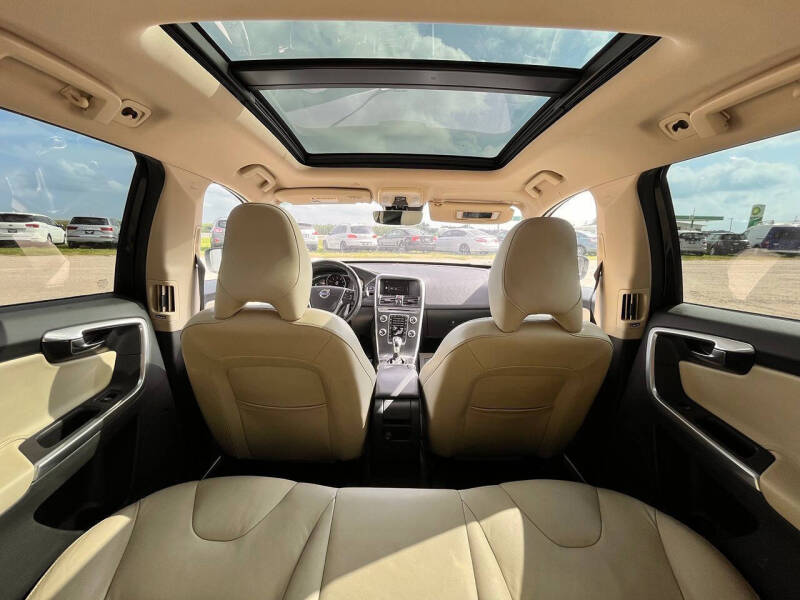 2016 Volvo XC60 T5 Drive-E Premier