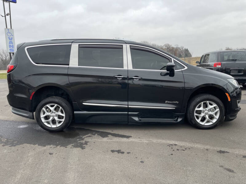 2019 Chrysler Pacifica Touring L Plus 35th Anniversary