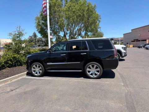 2018 Cadillac Escalade Luxury
