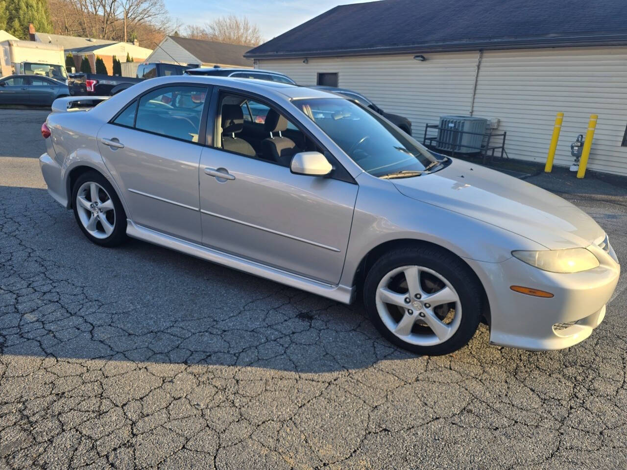 2005 Mazda Mazda6 for sale at QUEENSGATE AUTO SALES in York, PA