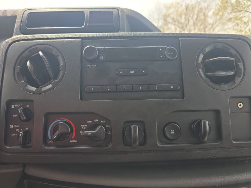 2014 Ford E-Series E-350 SD XL