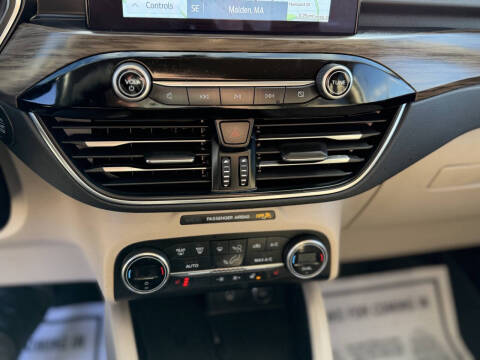 2020 Ford Escape Titanium