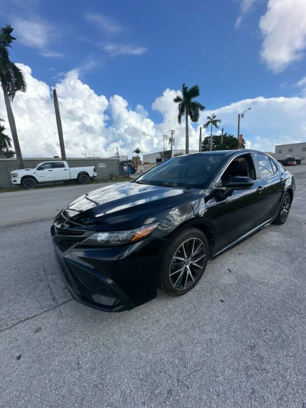 2021 Toyota Camry SE's photo