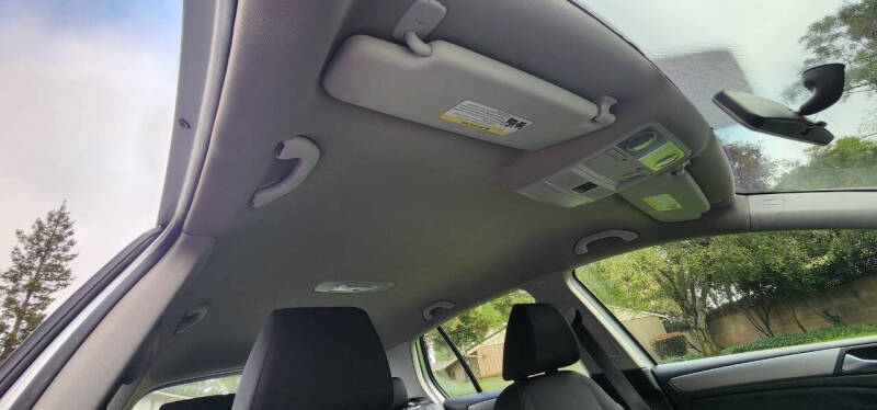 2010 Volkswagen Golf 2.5L PZEV