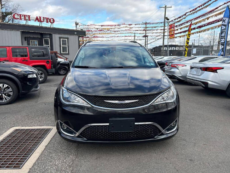 2017 Chrysler Pacifica Touring-L