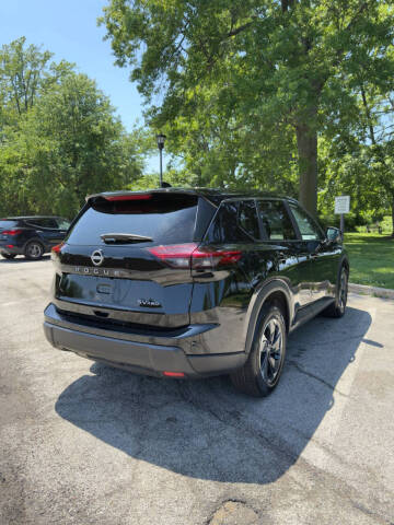 2026 Nissan Rogue SV - Photo 9