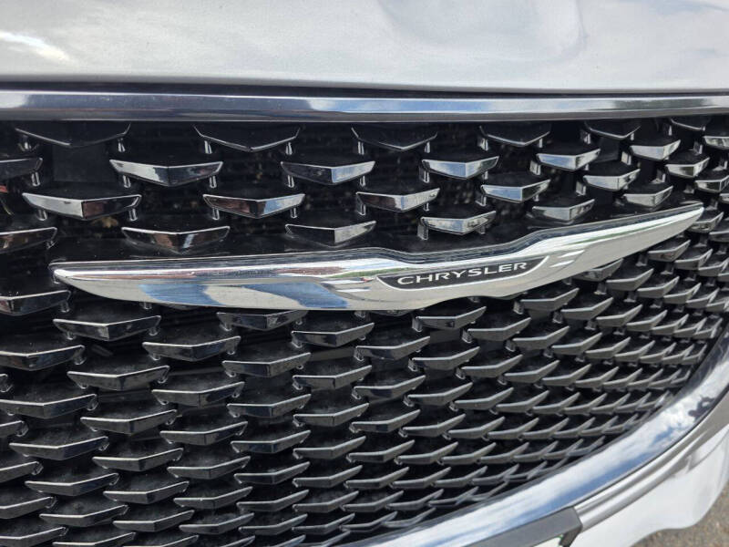 2017 Chrysler 300 S