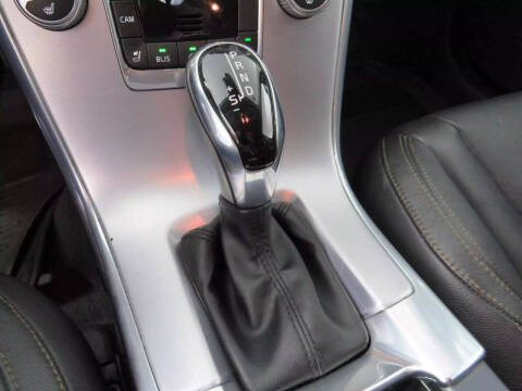 2017 Volvo XC60 T6 Dynamic