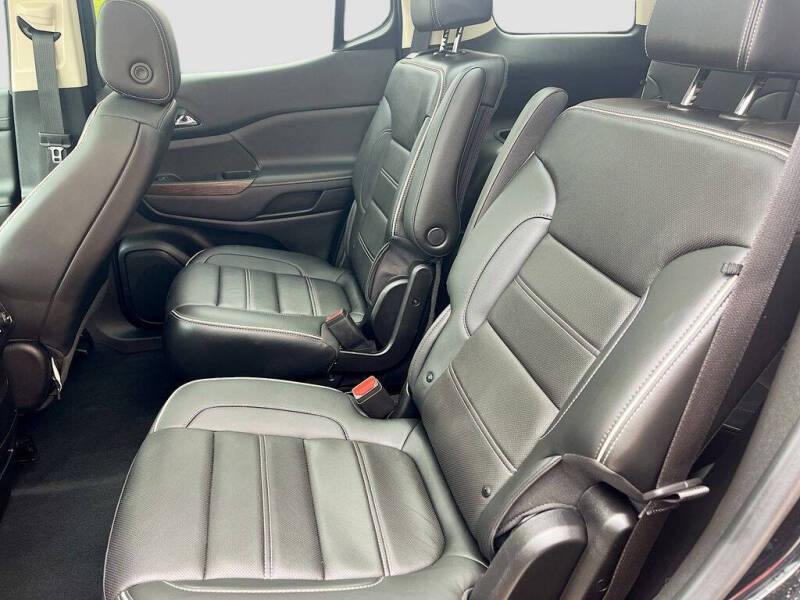 2022 GMC Acadia Denali