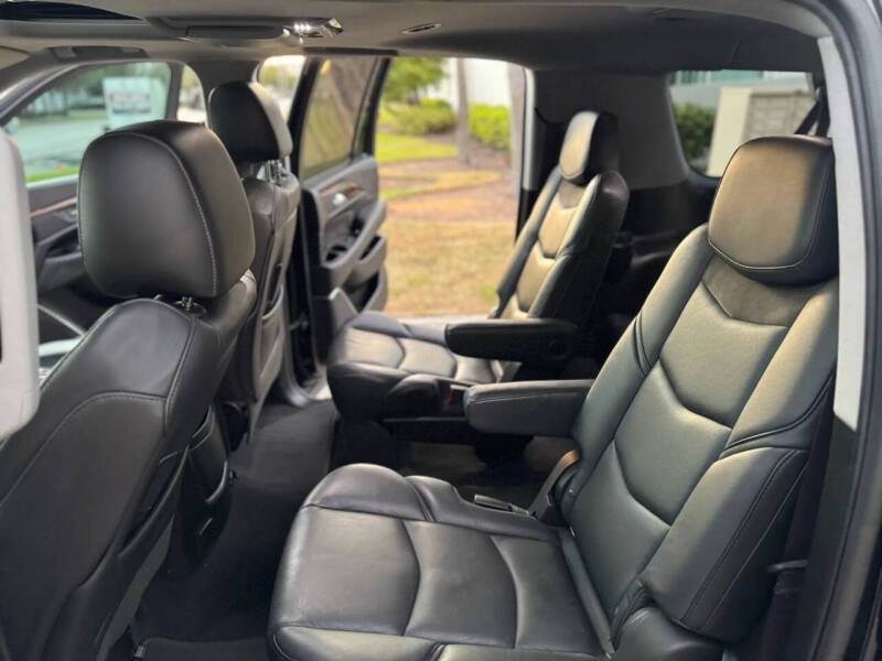 2017 Cadillac Escalade ESV Luxury