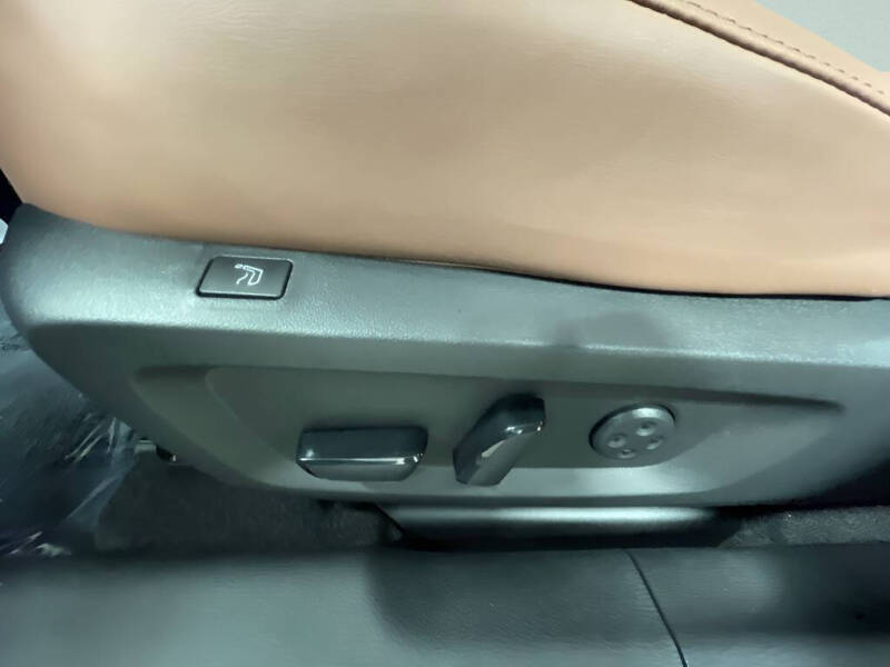 2026 Mitsubishi Outlander PHEV SEL