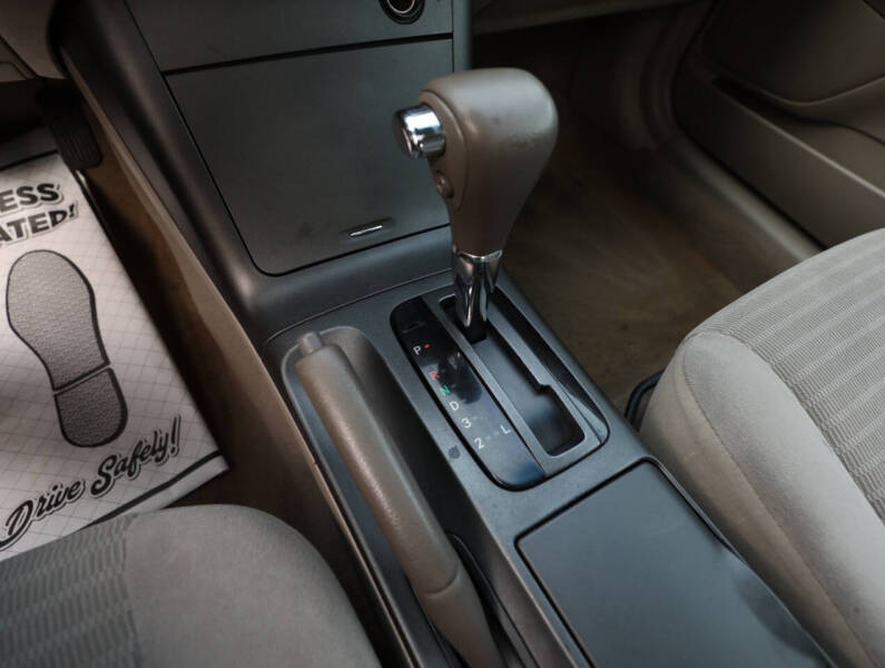 2005 Toyota Camry LE