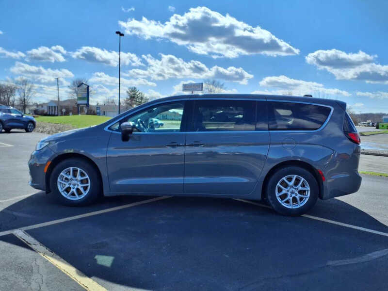 2023 Chrysler Pacifica Touring L
