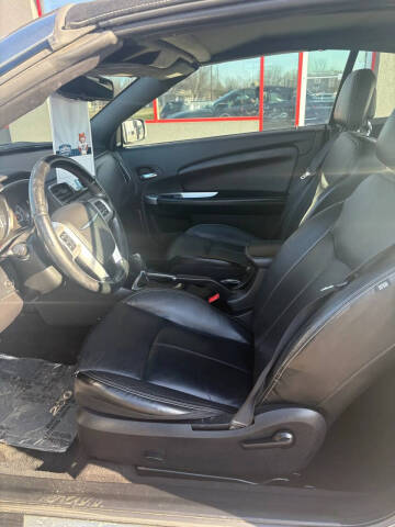 2011 Chrysler 200 Limited