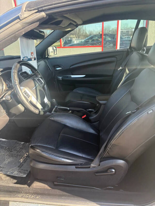 2011 Chrysler 200 Limited
