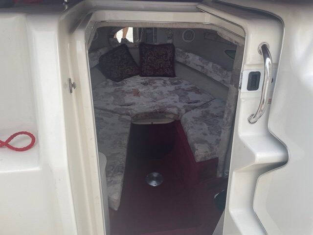 1998 Sea Ray 215 express cruiser