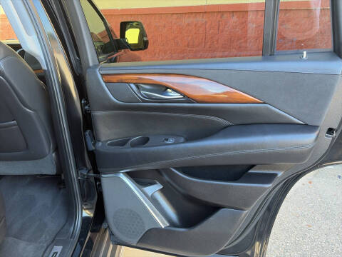 2016 Cadillac Escalade Luxury Collection