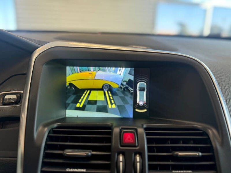 2016 Volvo XC60 T6 Platinum