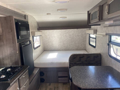 2017 Winnebago Winniedrop 170S