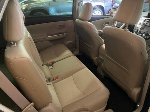 2012 Toyota Prius v Five