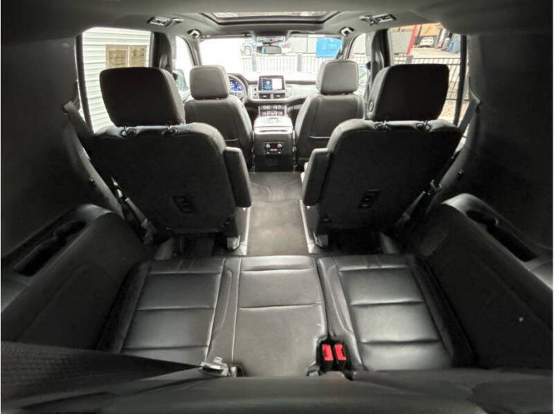 2023 Chevrolet Suburban RST