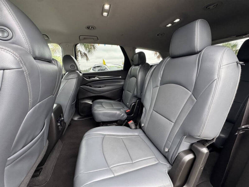 2020 Buick Enclave Essence