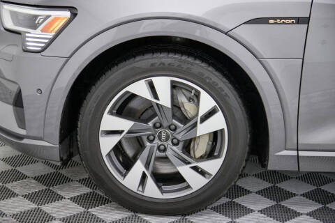 2022 Audi e-tron quattro Premium