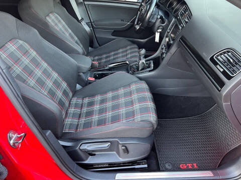 2016 Volkswagen Golf GTI S