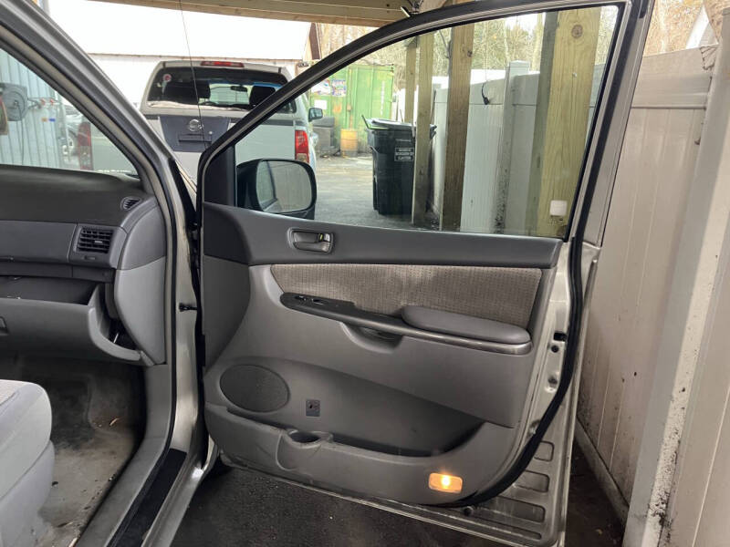 2008 Toyota Sienna CE 8-Passenger