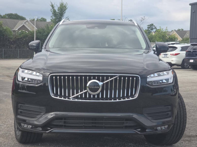 2022 Volvo XC90 T6 Momentum 6-Passenger