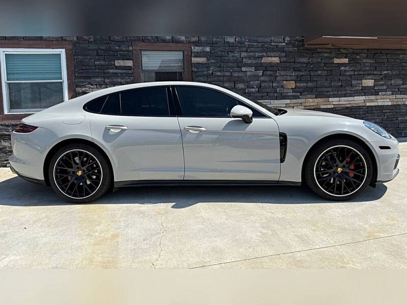 2017 Porsche Panamera 4