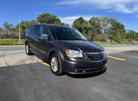 2015 Chrysler Town and Country Touring-L