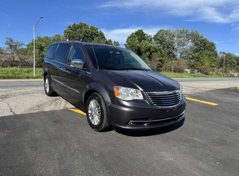 2015 Chrysler Town and Country Touring-L