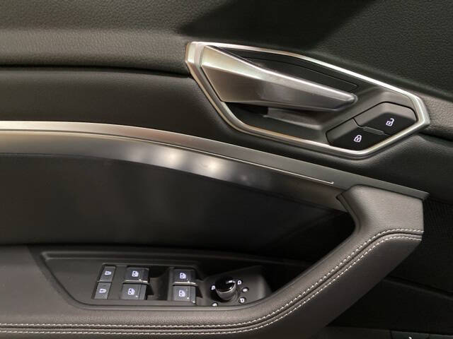 2023 Audi e-tron quattro Premium Plus