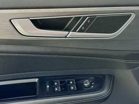 2025 Volkswagen Atlas Cross Sport SE 4Motion