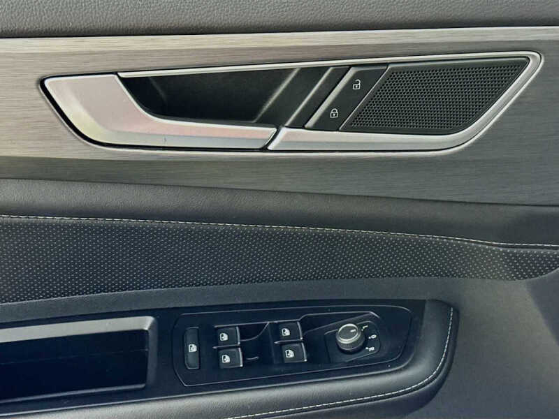 2025 Volkswagen Atlas Cross Sport SE 4Motion