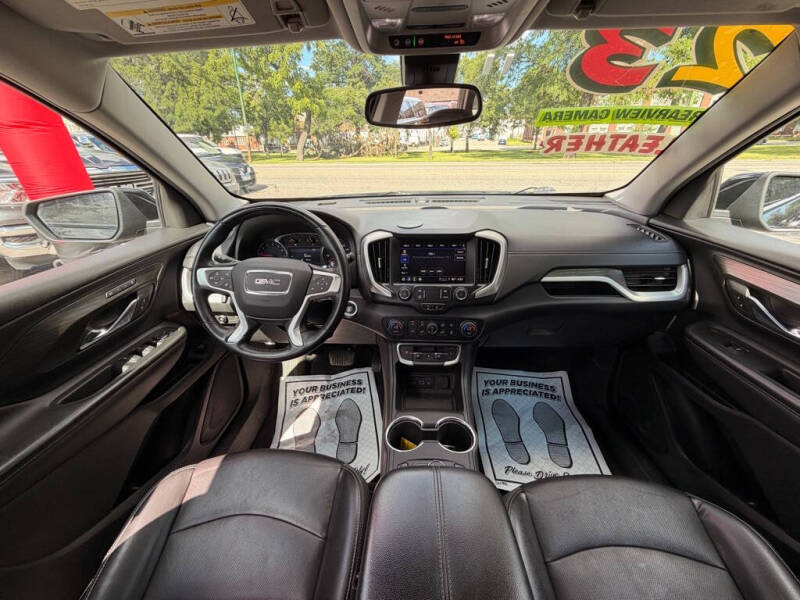 2023 GMC Terrain SLT