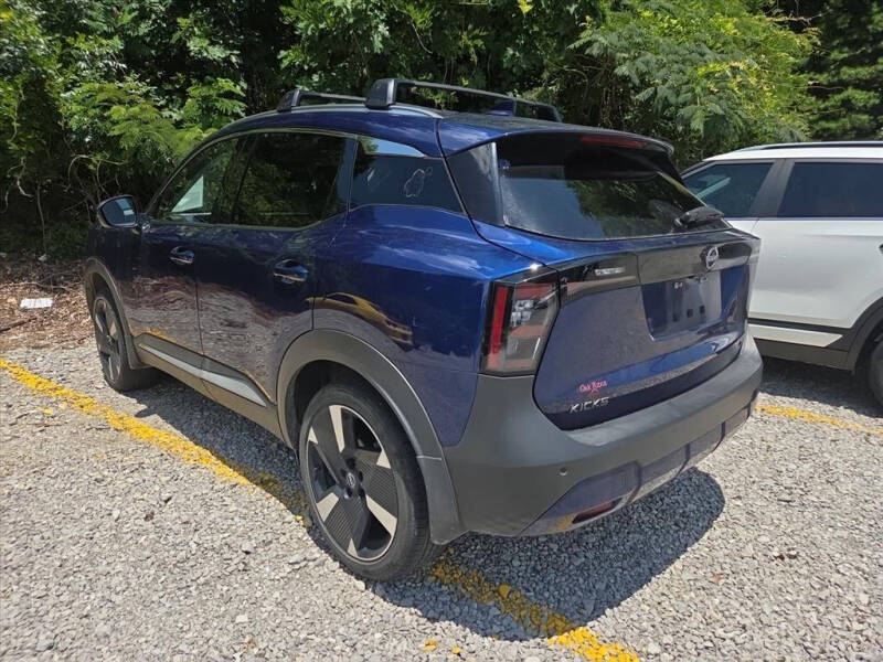 2025 Nissan Kicks SR