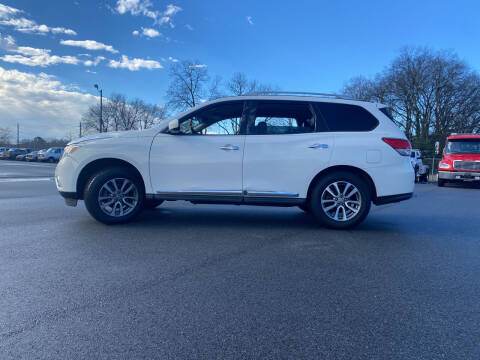 2014 Nissan Pathfinder for sale at Beckham's Used Cars in Milledgeville GA